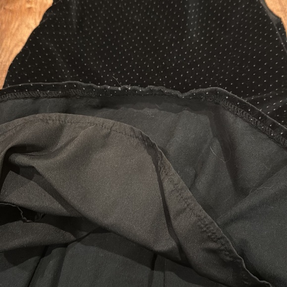 Wendy Bellisimo velvet black jumper, with pleated skirt and front pockets. 48 mo - Picture 6 of 11